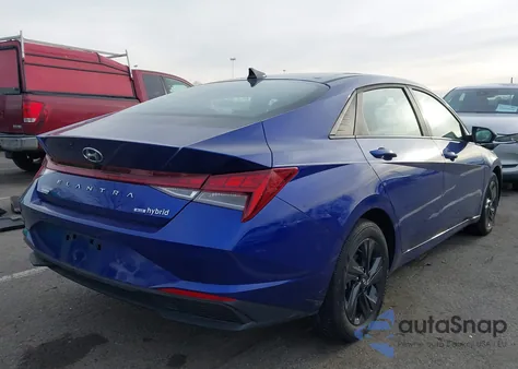 2022 Hyundai Elantra Hybrid Blue z USA, uszkodzony, nr VIN KMHLM4AJ7NU031533
